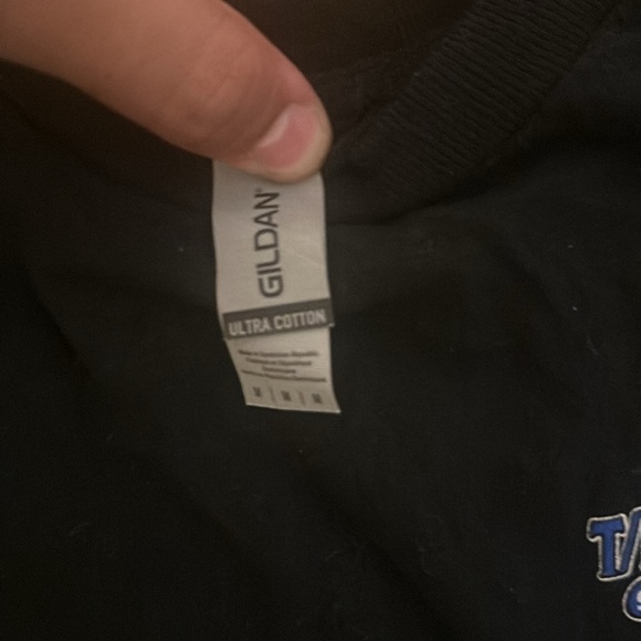 Gildan Black Tee - Picture 2 of 3